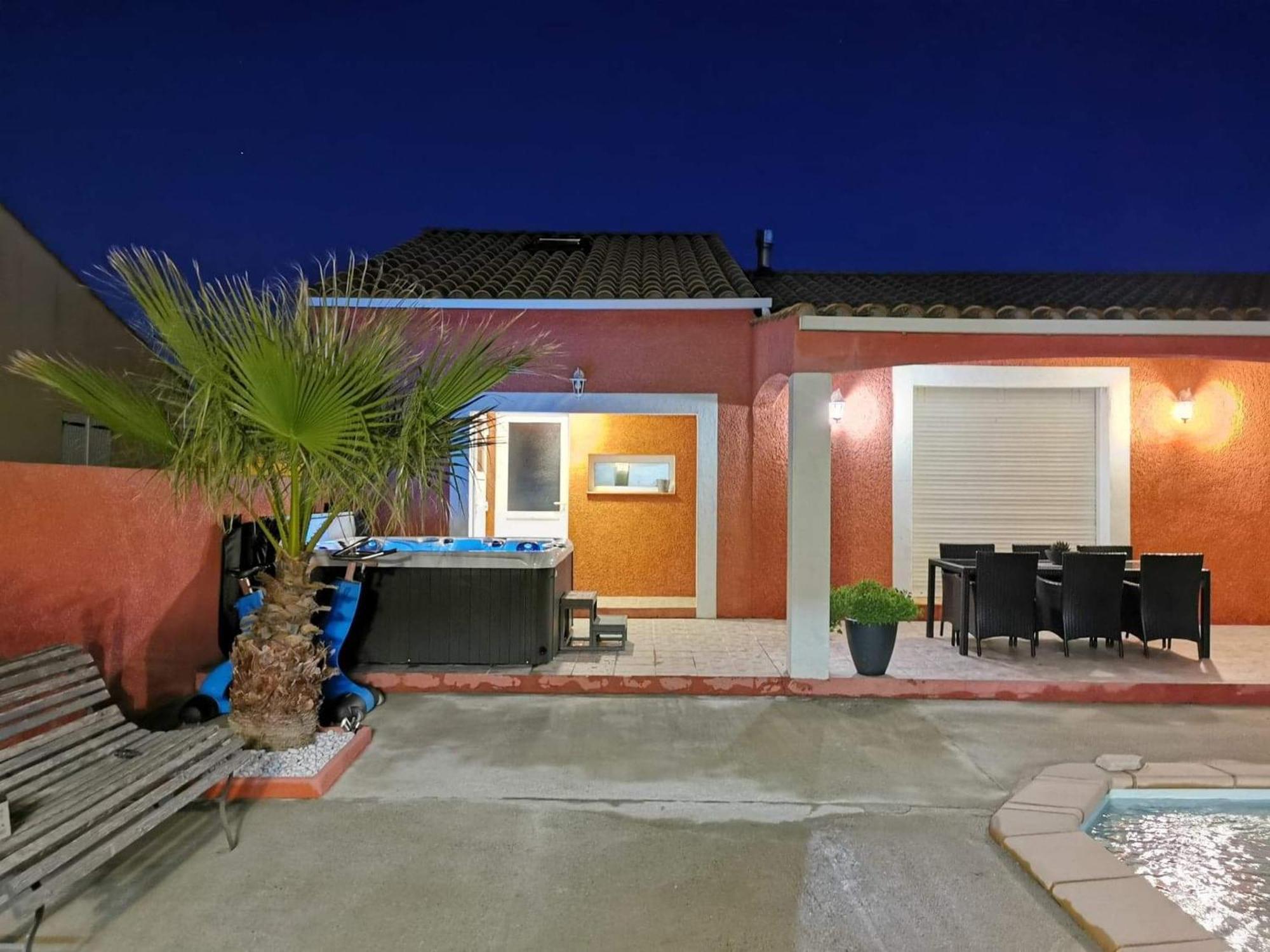 Villa Elegante A Carcassonne Avec Jardin Et Jacuzzi Exterior photo